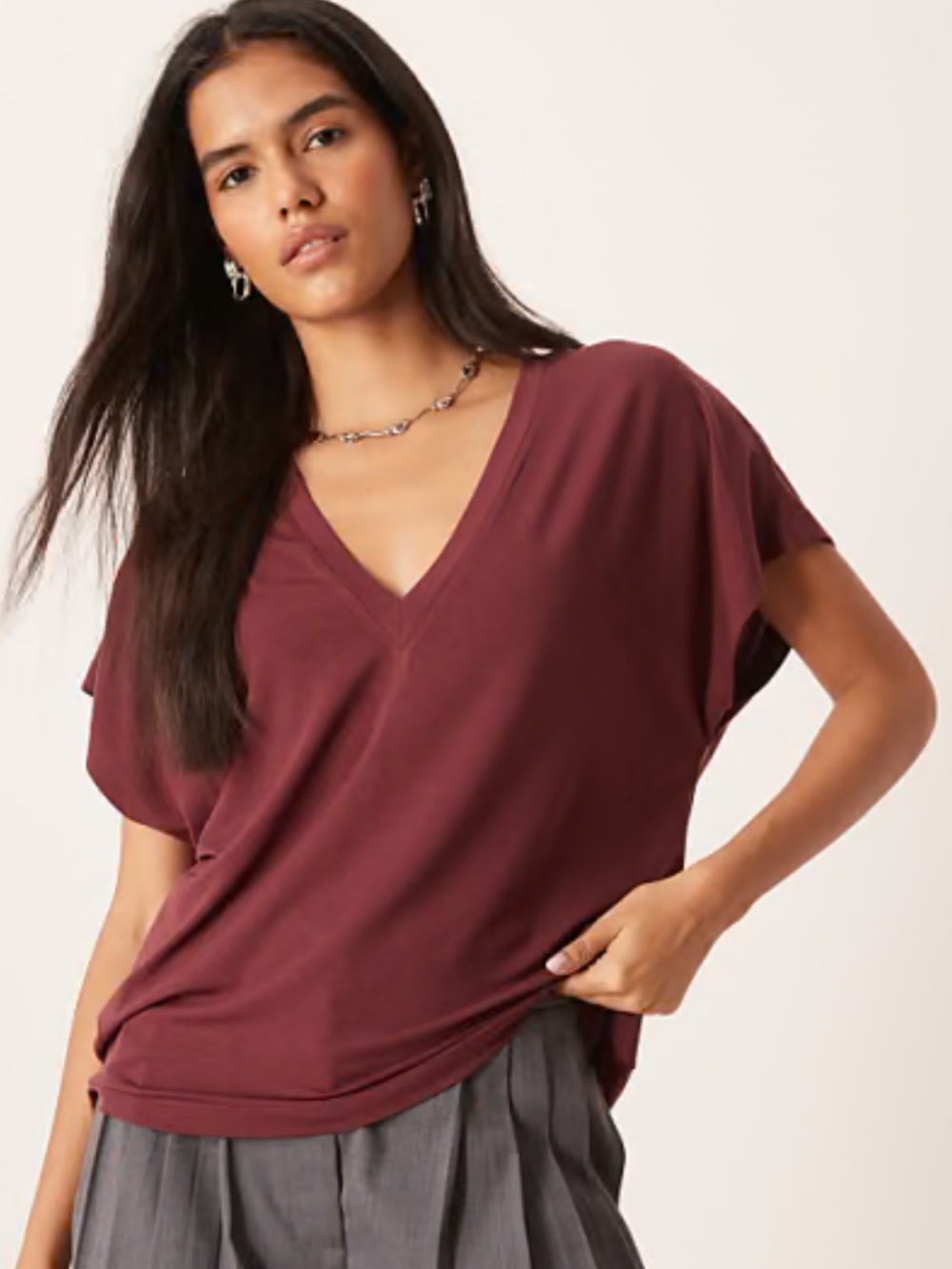 & Other Stories Women’s 8 Dusty Dark Mauve Deep V-Neck SS Lightweight Tee in EUC